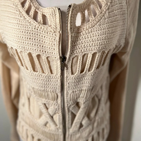 Chicos,1,(US M) Long sleeve front zip open embroidered linen /viscose cardigan - Picture 3 of 8
